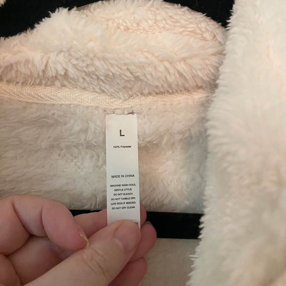 NWT cropped white fleece jacket - Picture 4 of 5